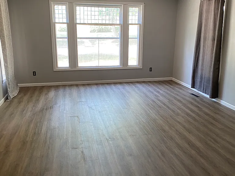 416 Blunt St — Photo 10