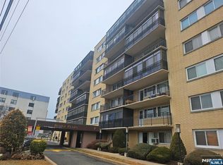 2185 Lemoine Ave APT 3C, Fort Lee, NJ 07024