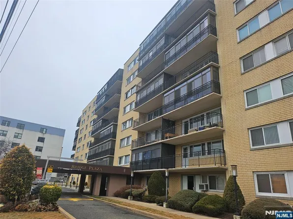 2185 Lemoine Ave APT 3C, Fort Lee, NJ 07024