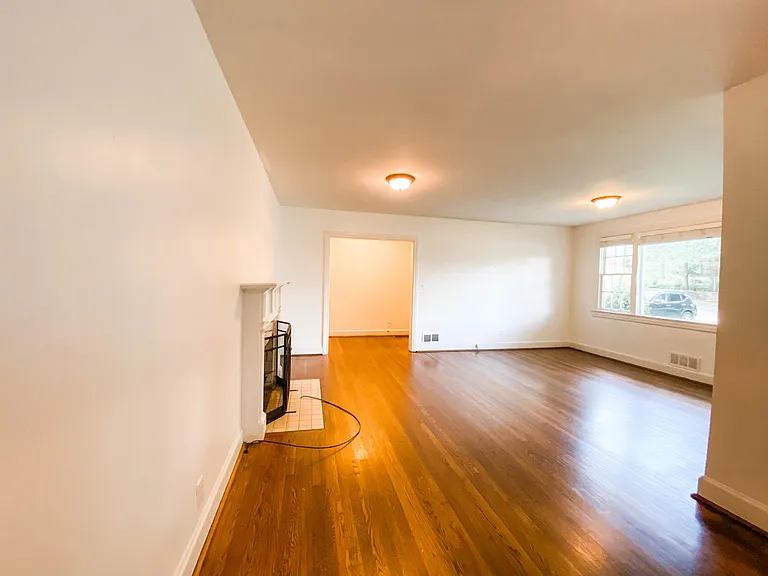 218 Malaga Ave — Photo 5