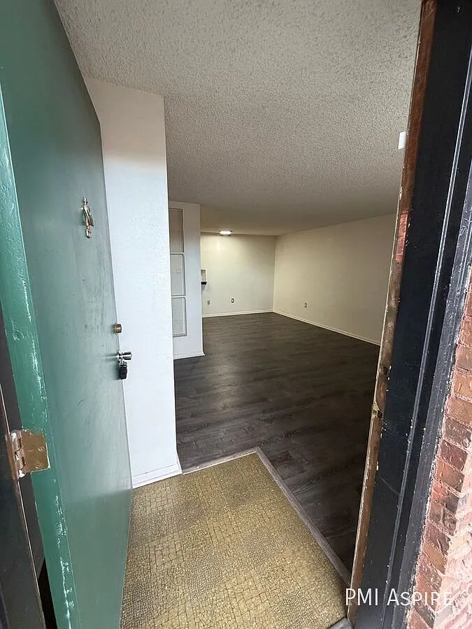 Charming 1bed 1 ba -Englewood Living Near South Broadway & Local Favorites — Photo 3