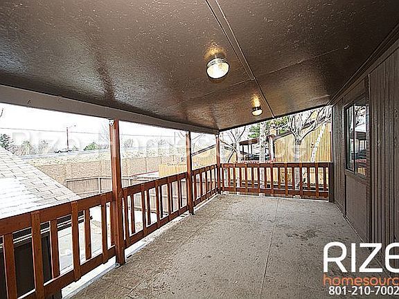 3rd image of 2464 W Hardrock Dr