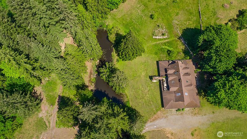 2nd image of 1106 254th Avenue NE