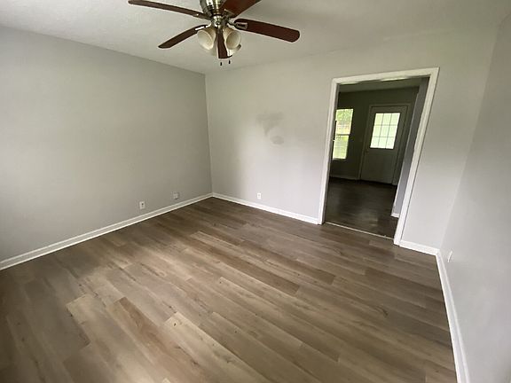 2nd image of 109 Gail St