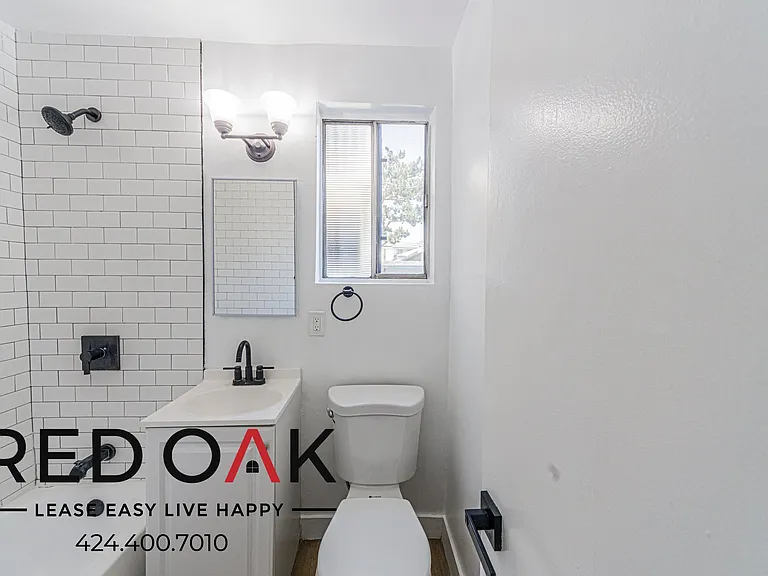 252 W Elm Ave #F — Photo 14