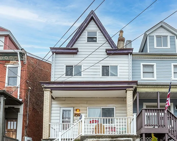 2120 Salisbury St S — Photo 2
