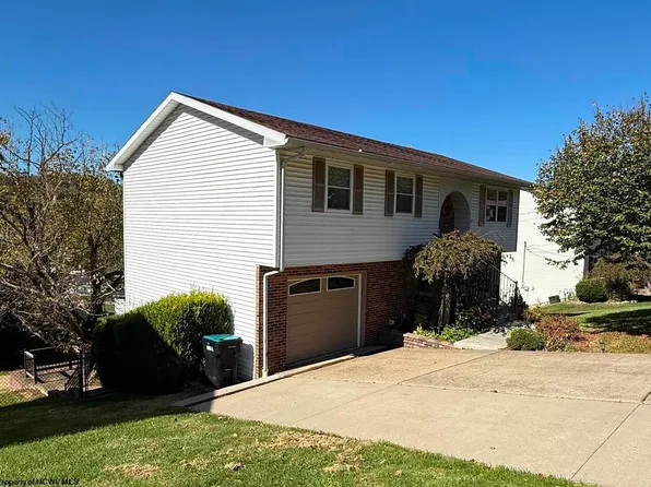 9 Arrowood Dr, Bridgeport, WV 26330