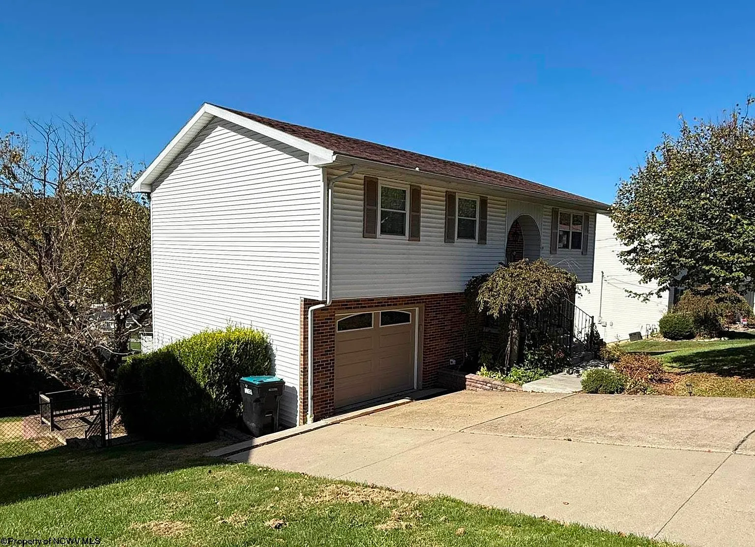 9 Arrowood Dr photo 1