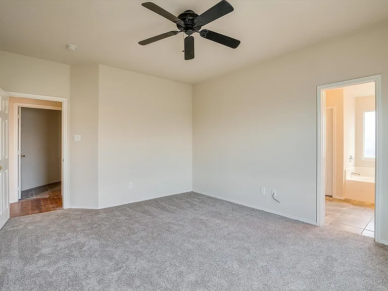 9804 Westmere Ln — Photo 17