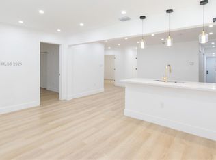 2020 NW 2nd St, Miami, FL 33125