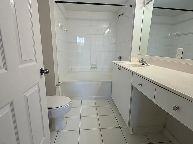 City Center Apartments — Photo 28