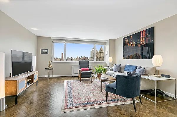 1st image of 45 W 67th St APT 20F