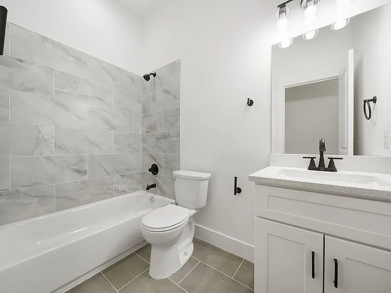 3907 Falls St #B — Photo 7