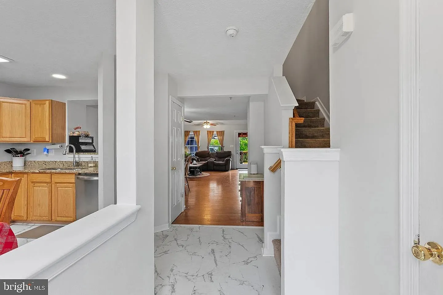 4 bed, 2.5 bath, 1945 sqft, $2,650 — Photo 4