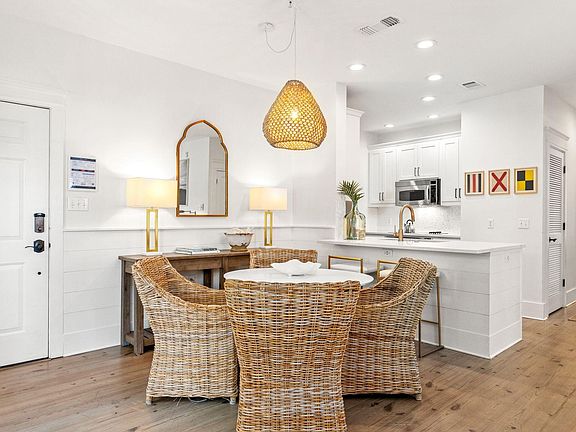 4th image of 27 Saint Augustine St #6202
