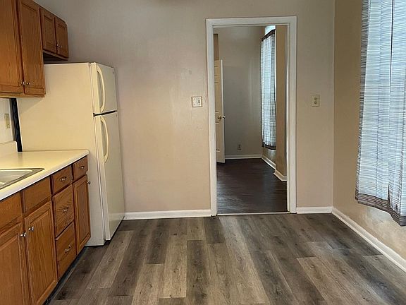 3rd image of 627 N 9th St
