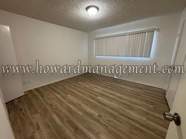 01302EU — Photo 25