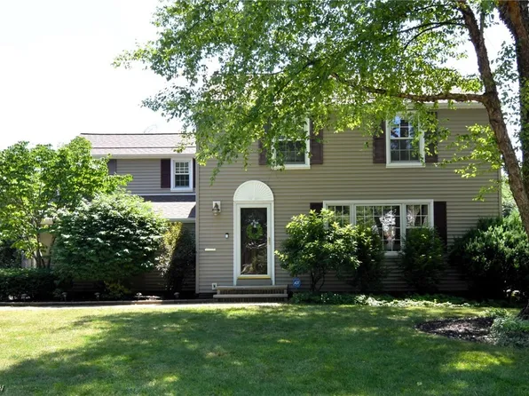 22176 Rye Rd, Shaker Heights, OH 44122