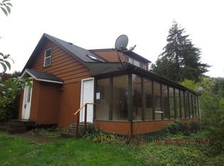 18592 W Cloquallum Rd, Elma, WA 98541