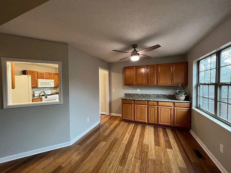 670 Emerald Ave — Photo 6