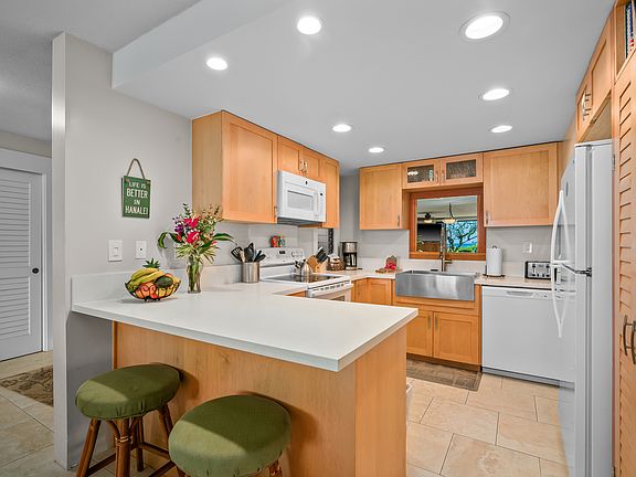 4th image of 5380 Honoiki Rd APT 8101/8102-F16