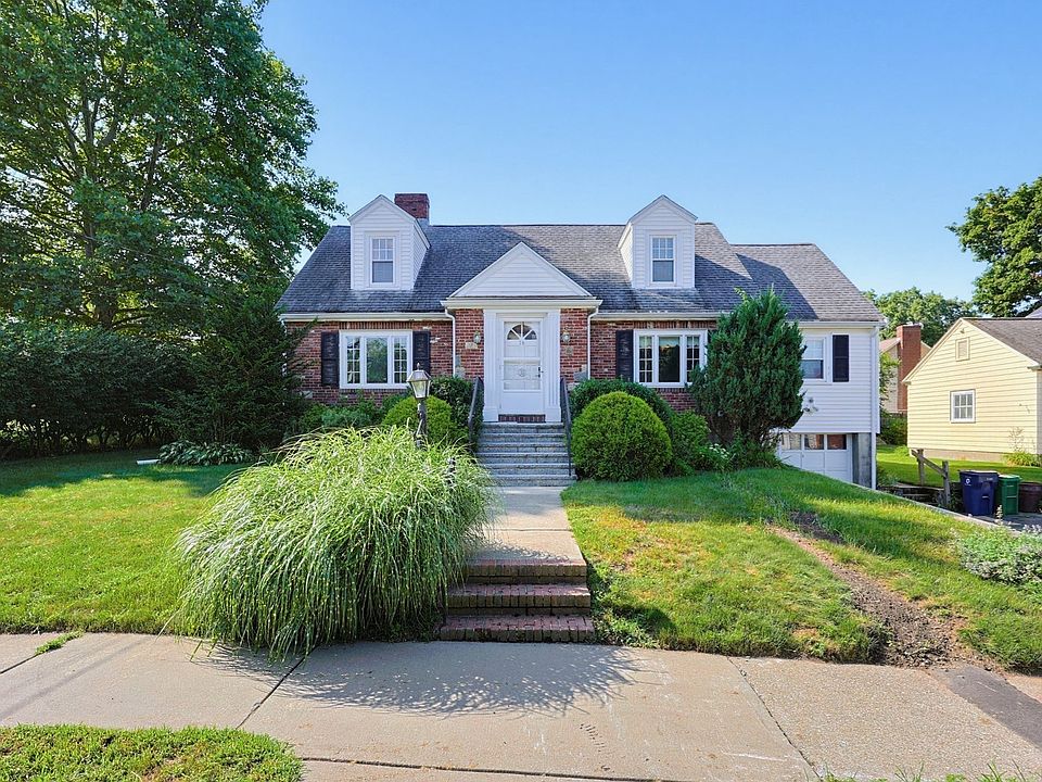 1st image of 70 Oakdale Rd