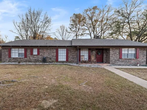 2 Lambeth Pl, Texarkana, TX 75503