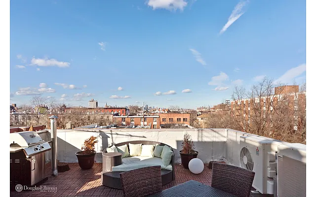 Sold by Douglas Elliman | media 21
