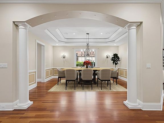 5th image of 580 Greenwood Rd