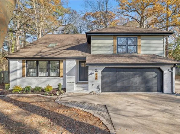 920 Kings Landing Circle, Virginia Beach, VA 23452