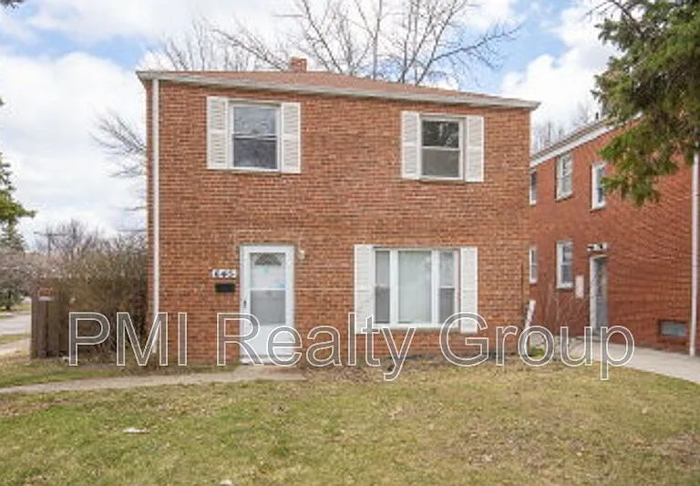 645 Babbitt Rd — Photo 1