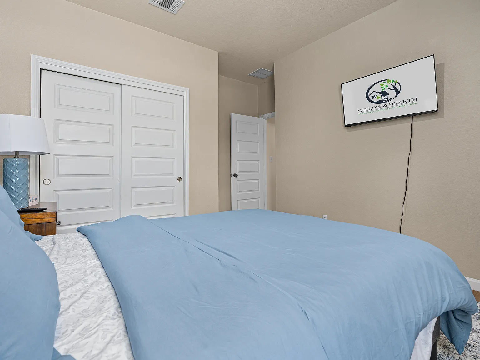 3 bed, 2000 sqft, $3,995 — Photo 3