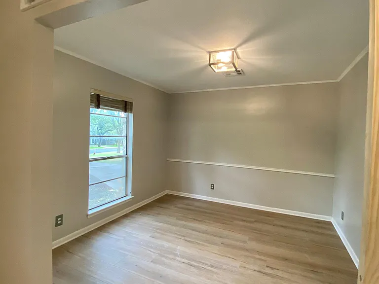 8708 Azalea Trl — Photo 5