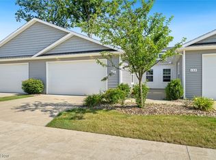 118 Fallen Oak Ln, Elyria, OH 44035