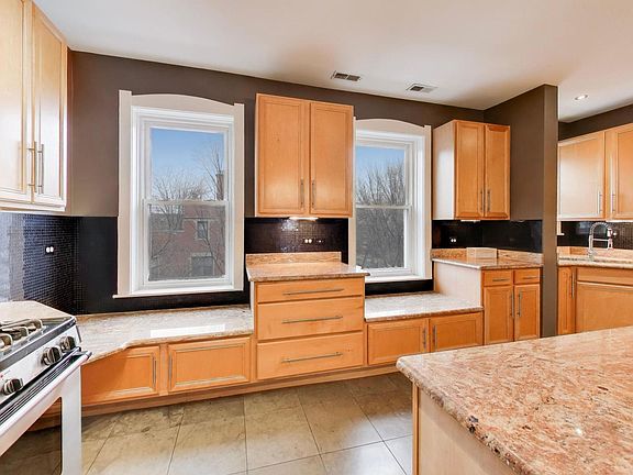 5th image of 3358 N Monticello Ave #3E