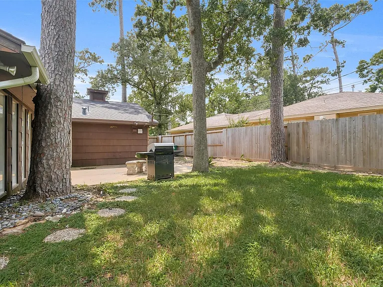 442 Mignon Ln — Photo 35