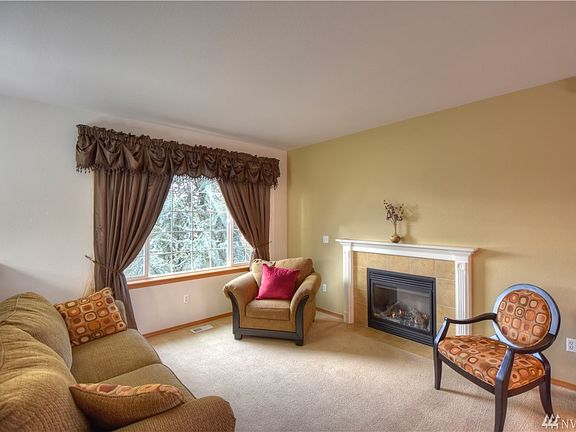 3rd image of 16426 Oakridge Ct SE