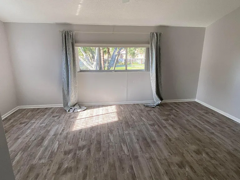 371 Maplecrest Cir — Photo 12