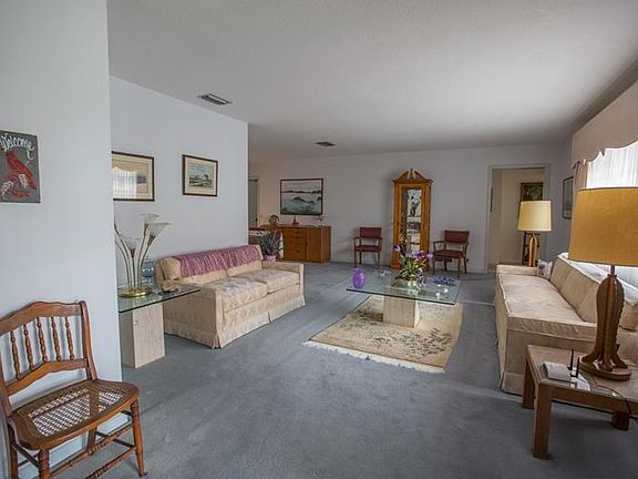 3rd image of 413 Coleman Dr