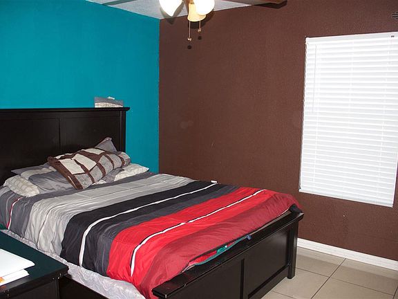 3rd image of 1316 E Llano Dr