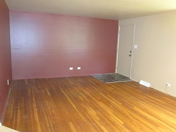 5th image of 800 Massena Ave