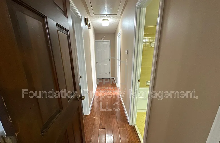 4377 Springwind Rd — Photo 13