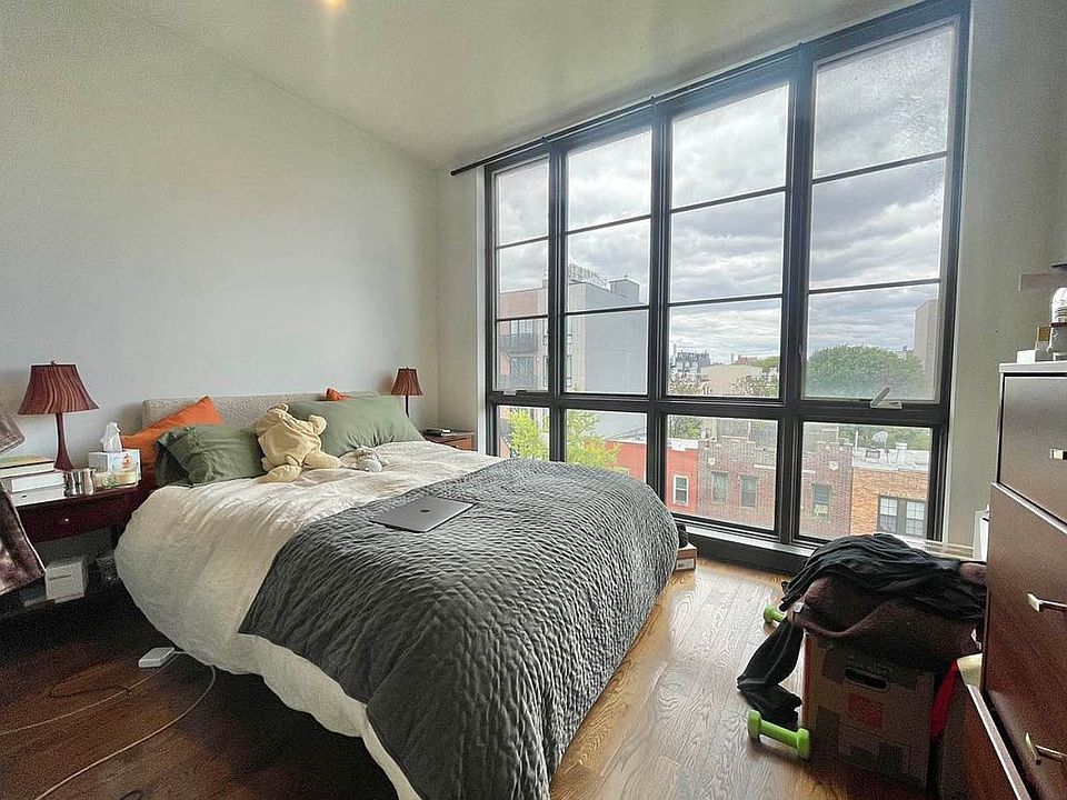 1st image of 218 Montrose Ave #3A