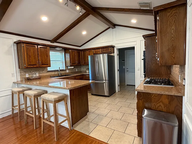 7815 Cervin Dr — Photo 4