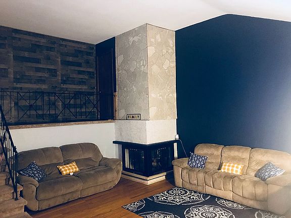 4th image of 24736 Theresa Ln