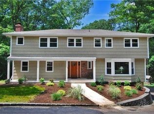 23 Westmount Dr, Livingston, NJ 07039
