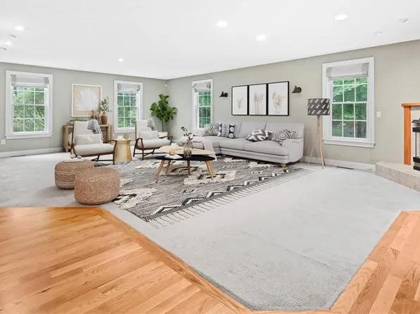 44 Azalea Dr, Exeter, RI 02822