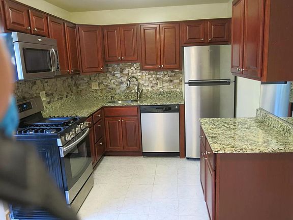 2nd image of 1202 Enright Pl
