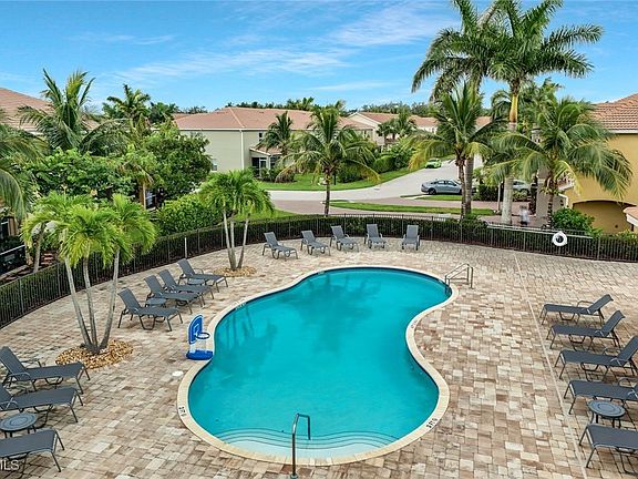 5th image of 12111 Mahogany Cove St