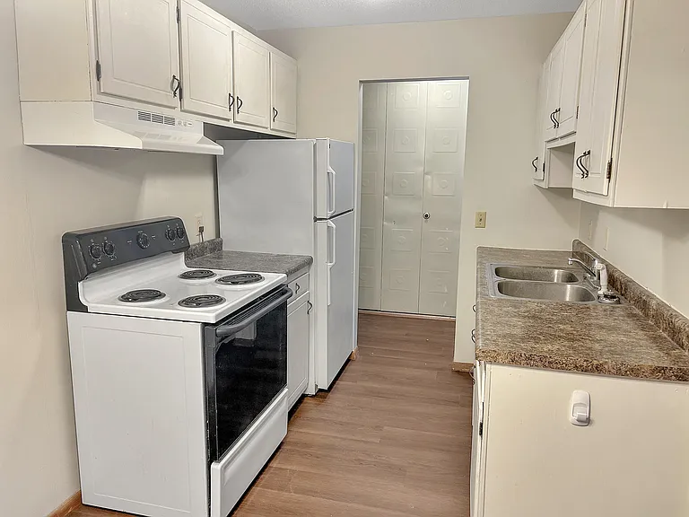 Tradewinds Apartments — Photo 57